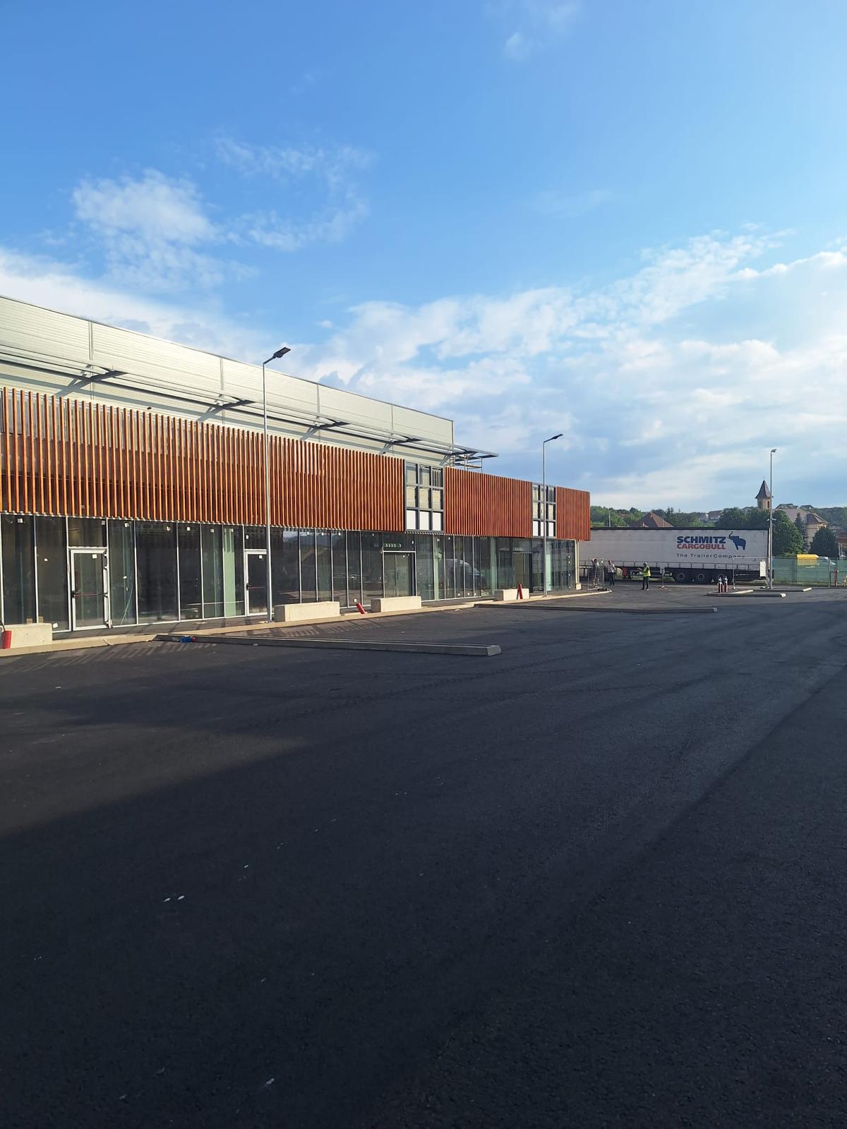 Santier fatade din aluminiu – Mall Cisnadie